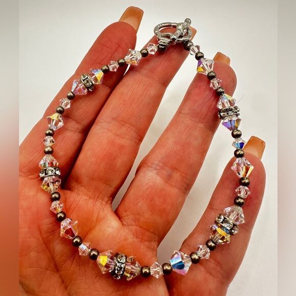Unbelievable AB Crystal with silver tone accented bracelet! - Picture 4 of 12